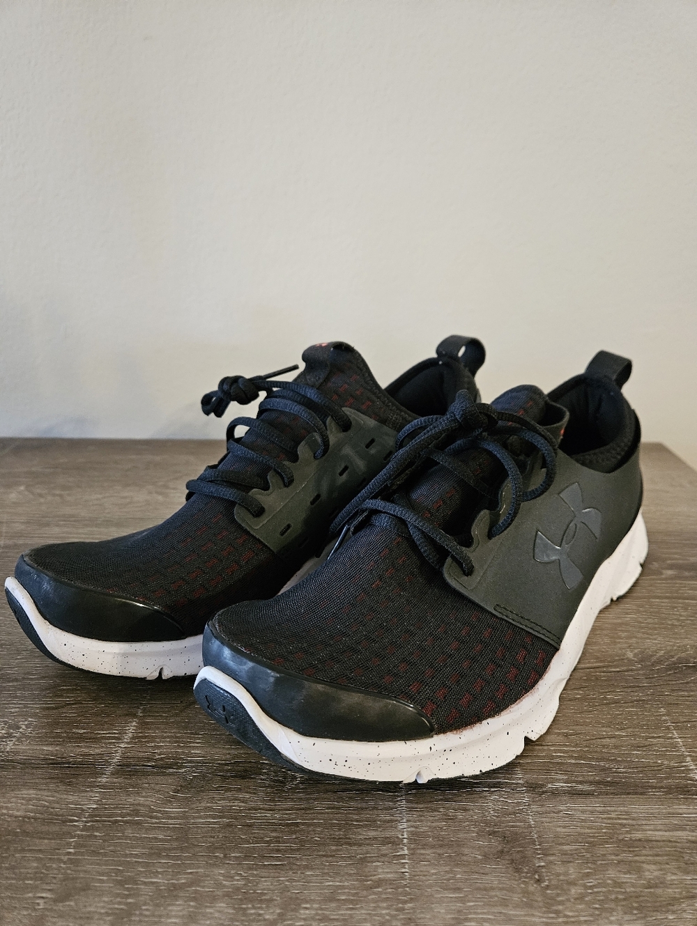 Under Armour Drift Black White Low Top Athletic Sneakers 1274072-004 Size 10.5